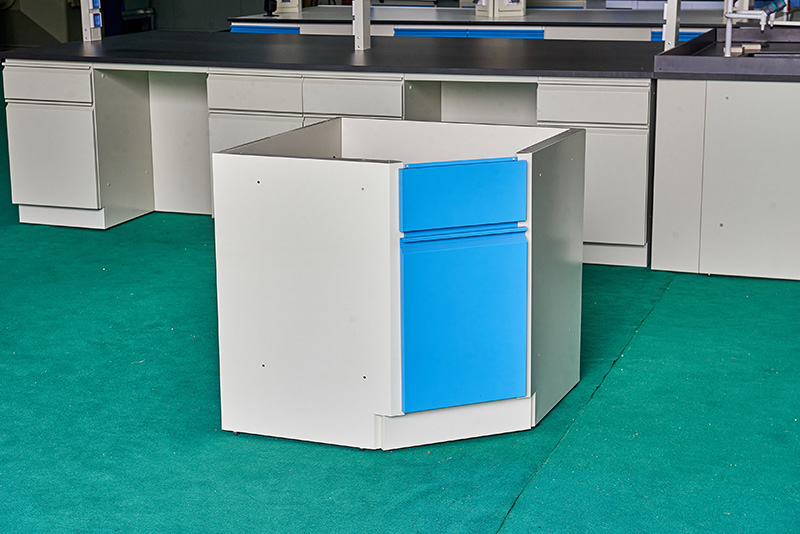 全（quán）鋼（gāng）轉角台